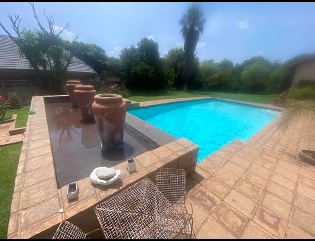 5 BEDROOM HOUSE FOR SALE IN CLUBVILLE